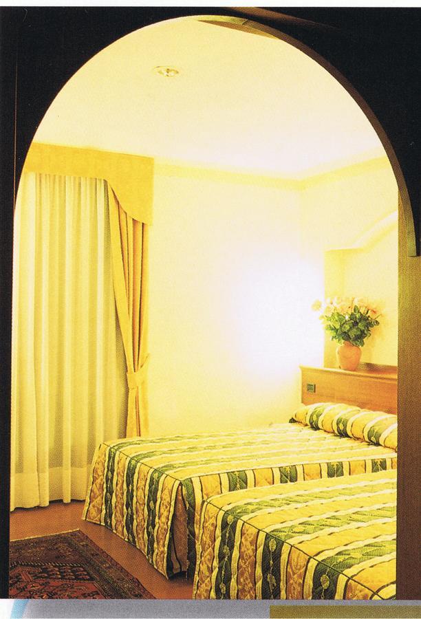 Hotel Piroga Padova Selvazzano Dentro Camera foto