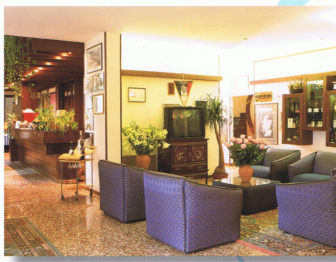 Hotel Piroga Padova Selvazzano Dentro Esterno foto