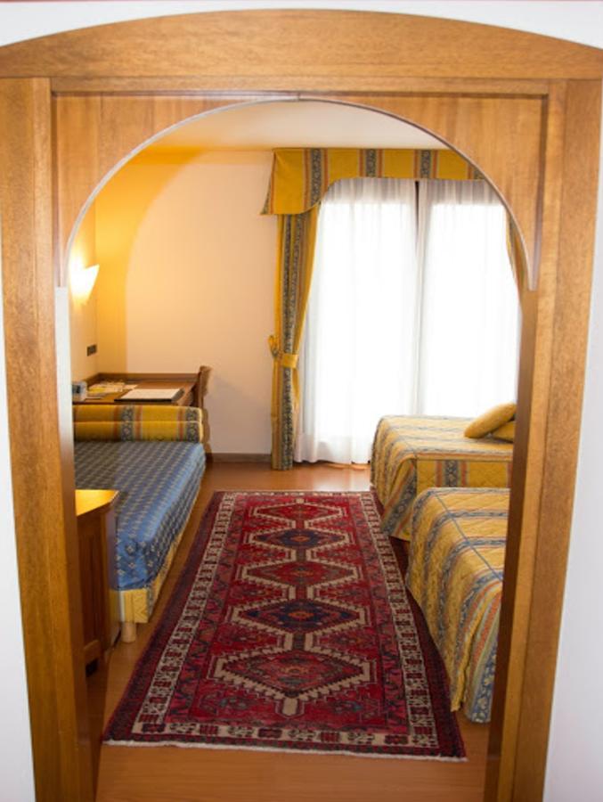 Hotel Piroga Padova Selvazzano Dentro Esterno foto